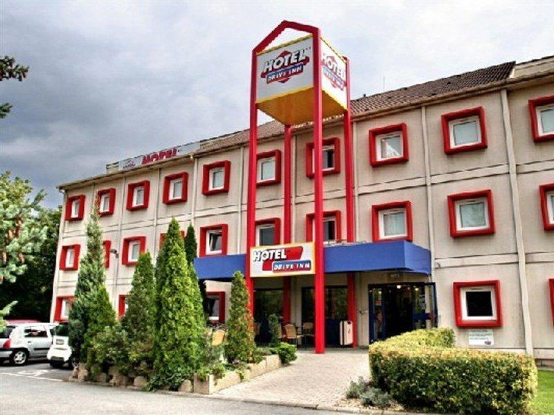 Drive Inn Hotel Törökbálint Exterior foto